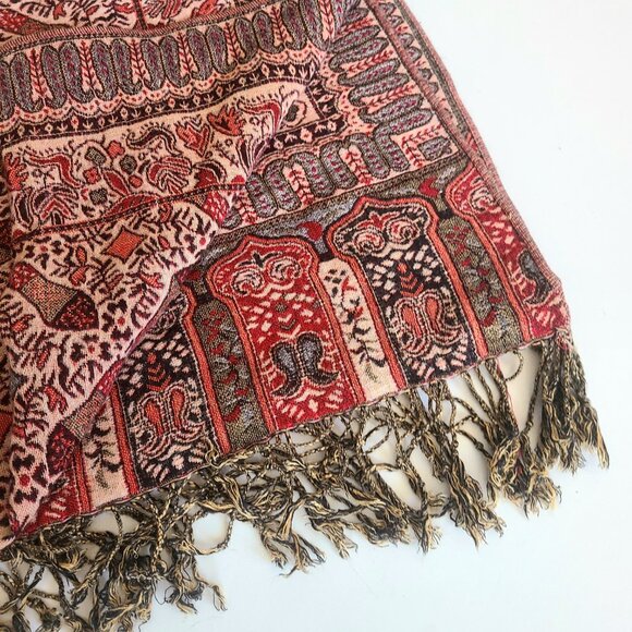 large red and brown scarf/shawl with fringes. - Picture 6 of 7